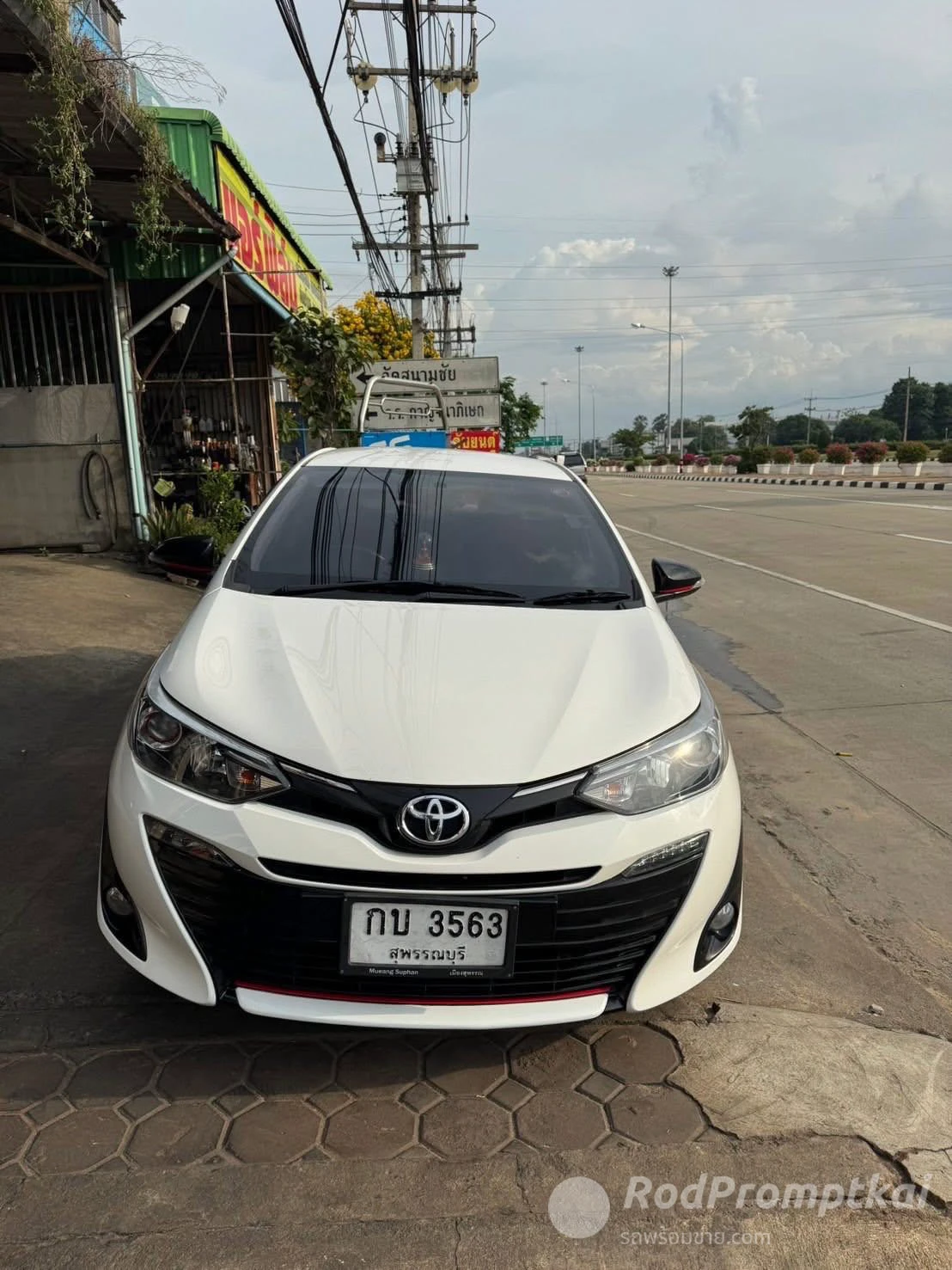 TOYOTA YARIS ATIV