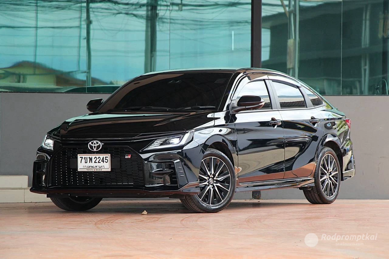 TOYOTA YARIS ATIV