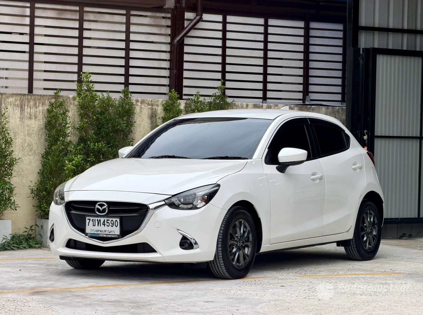 MAZDA 2