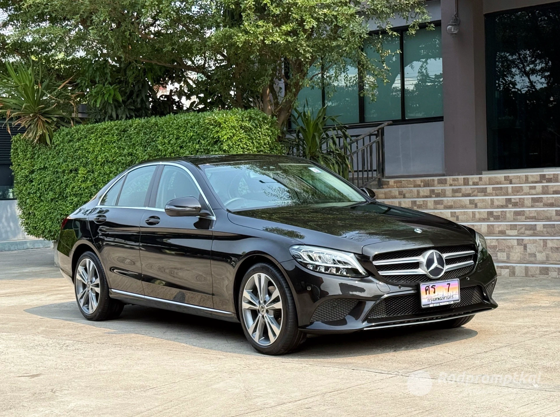 Mercedez-Benz
