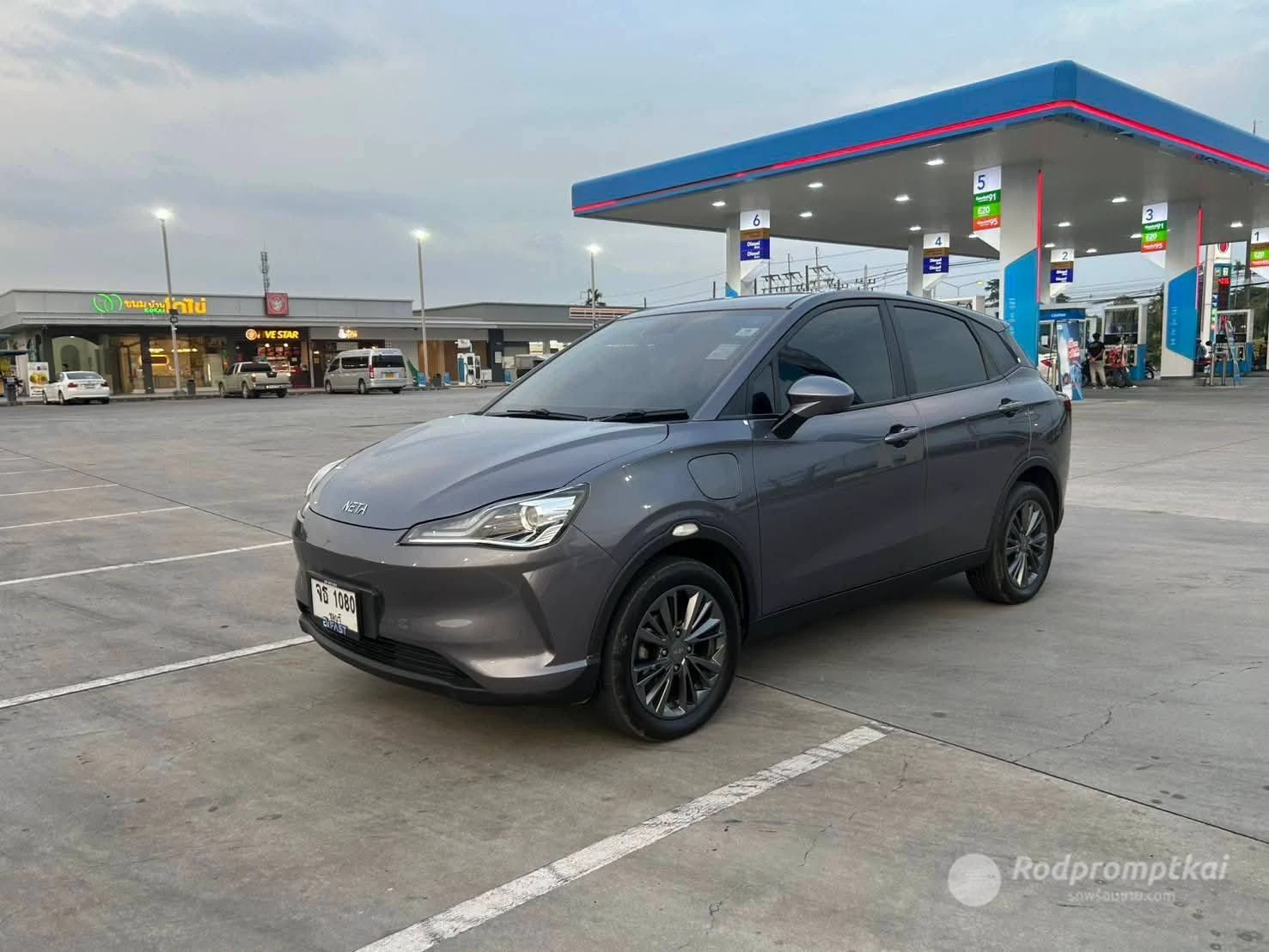 2022 Neta V