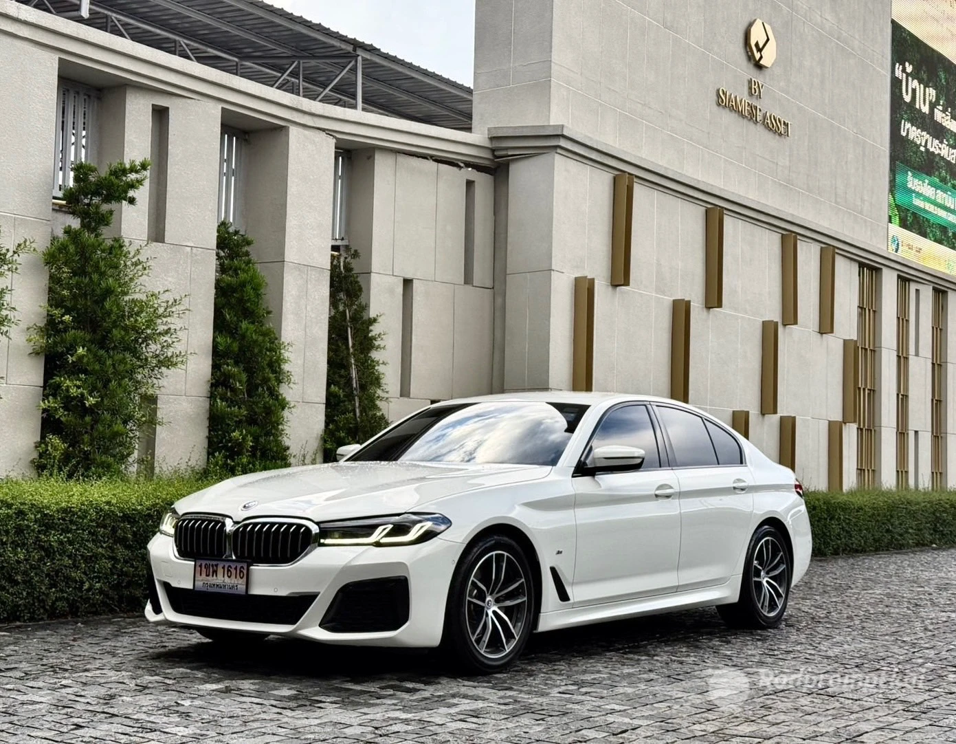 2021 BMW SERIES 5
