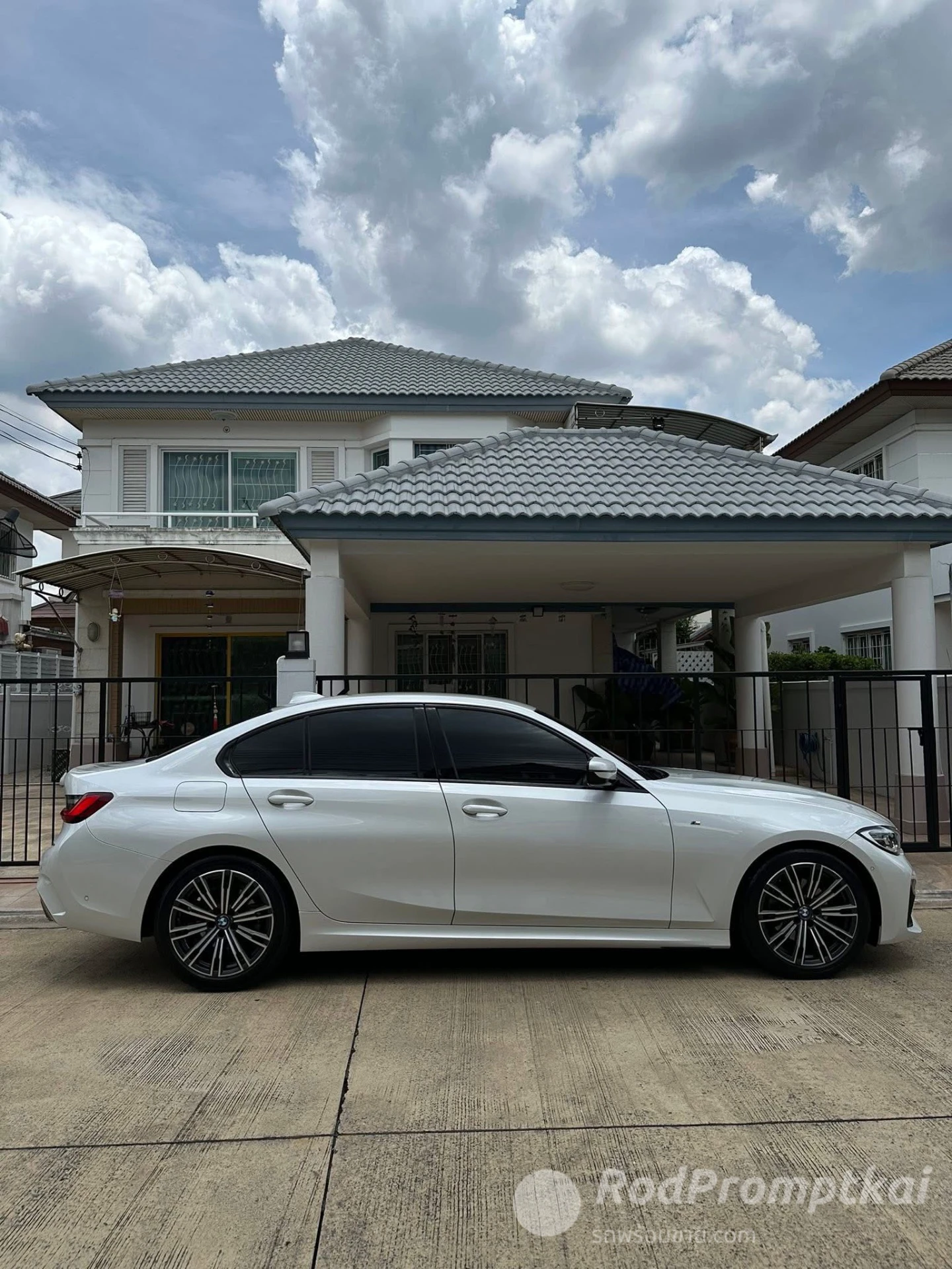 ขายรถใช้งานเองค่ะ