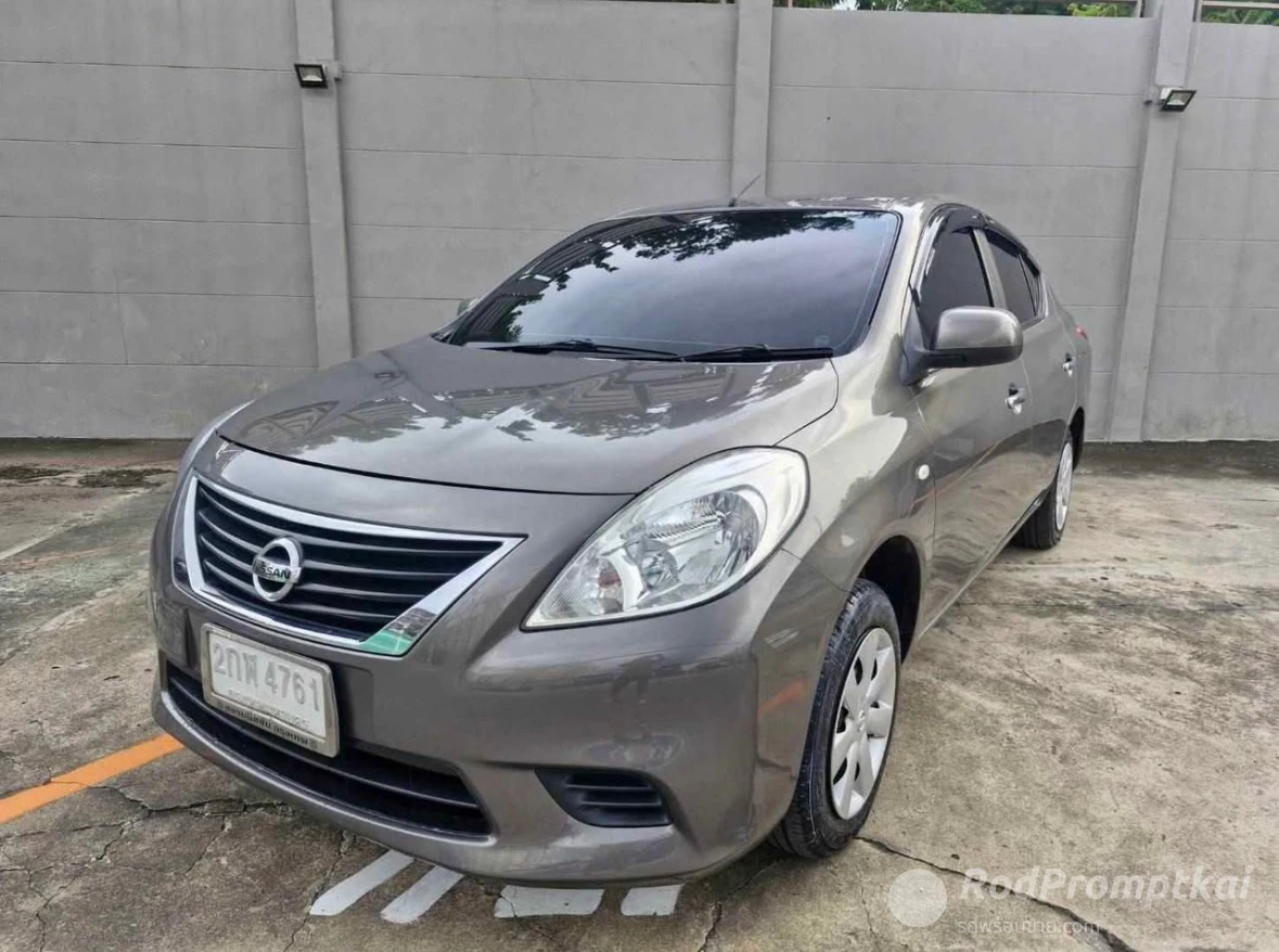 ขาย almera1.2 e auto รถรถปี2013จด14