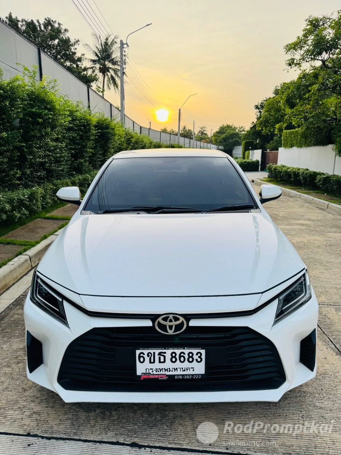 TOYOTA YARIS ATIV