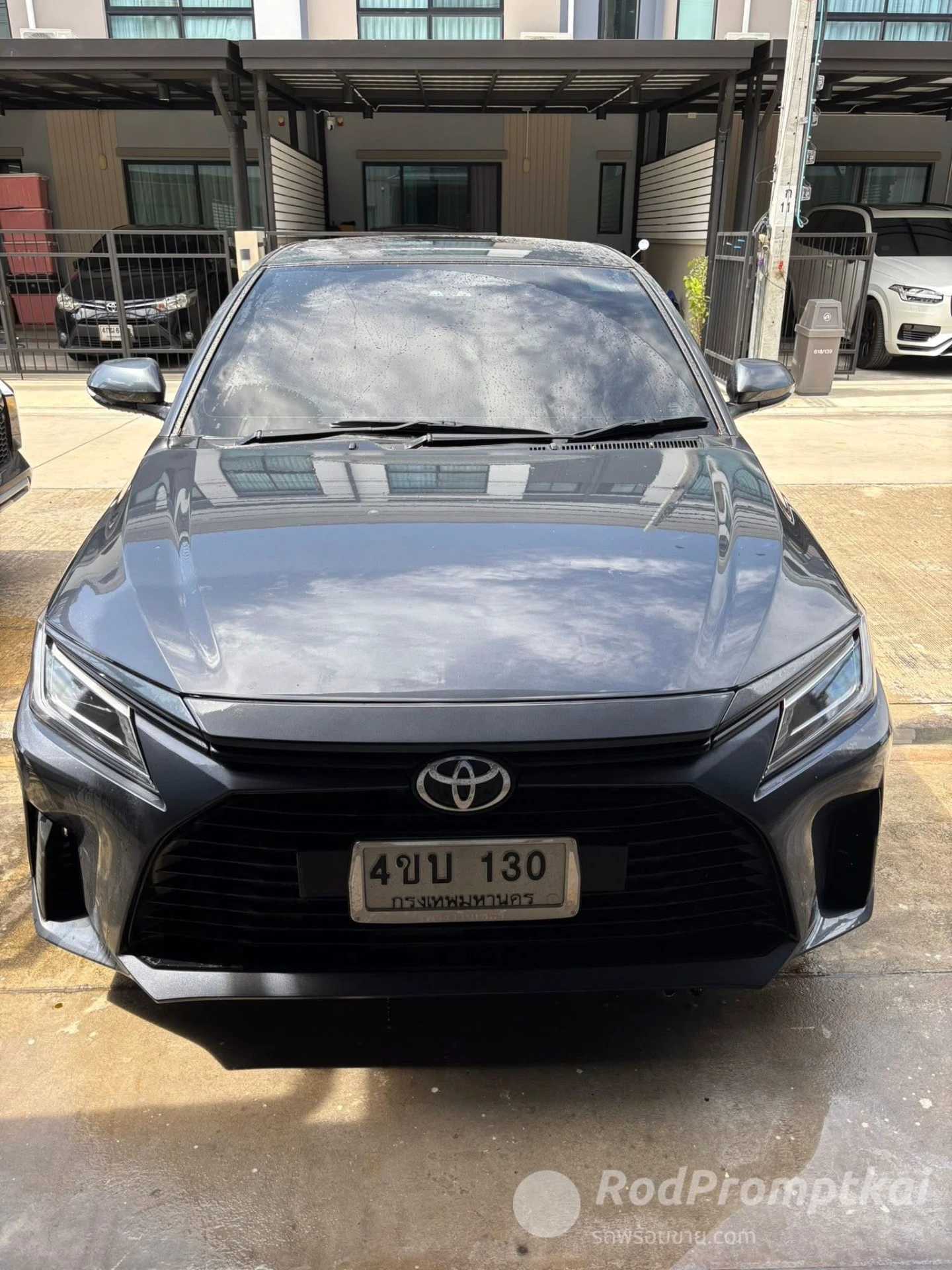 TOYOTA YARIS ATIV