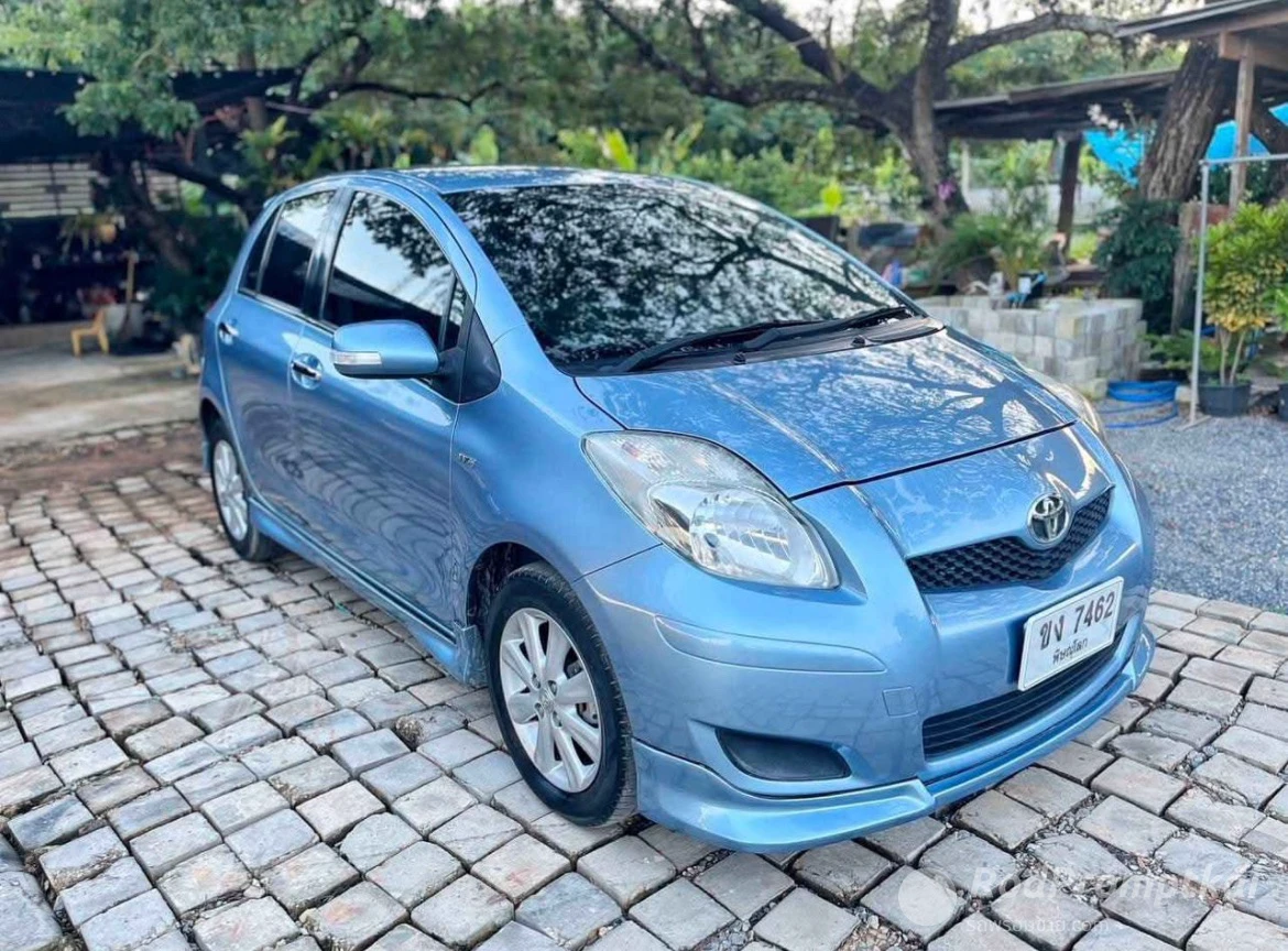 Toyota yaris 1.5 E auto 2009