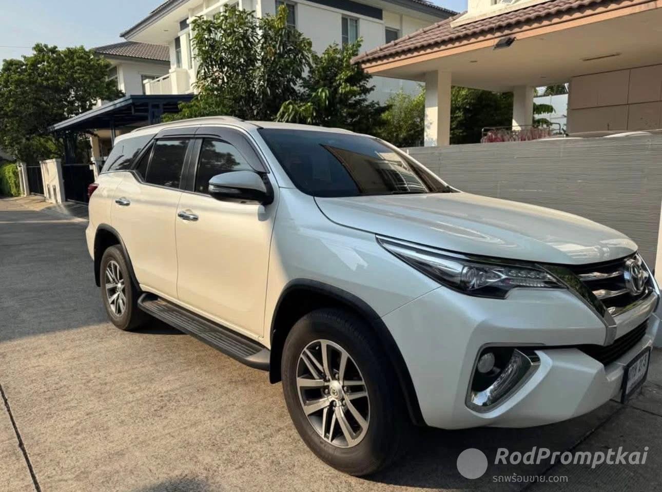TOYOTA FORTUNER