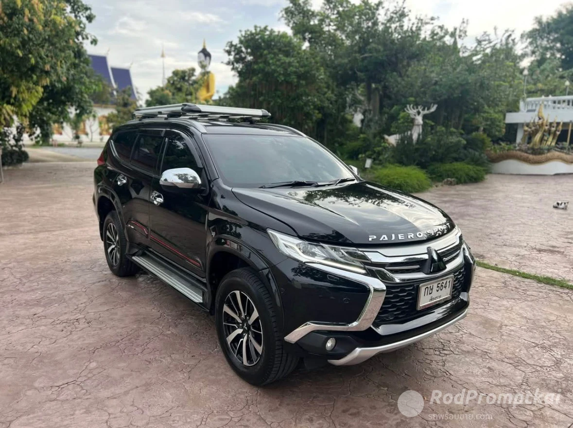 MITSUBISHI PAJERO