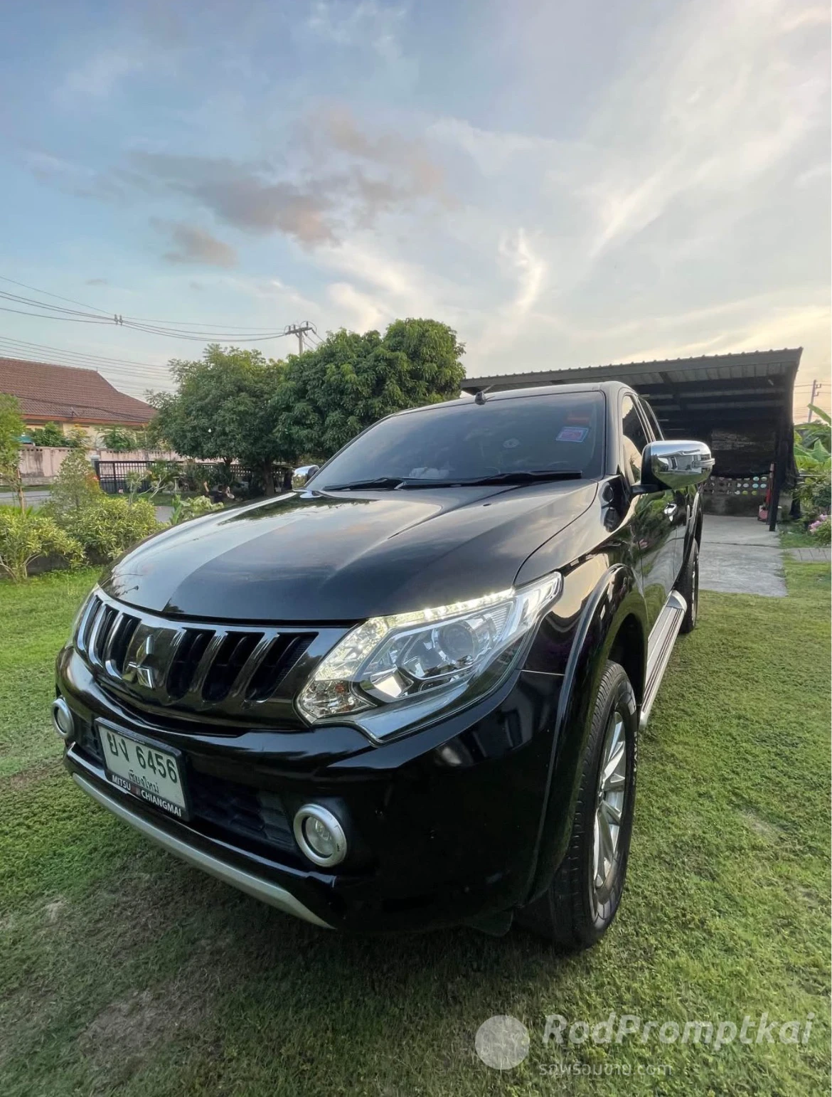 Mitsubishi Triton Mega cab 2.4 GLS Plus LTD  เกียร์ธรรมดา  ปี 2019