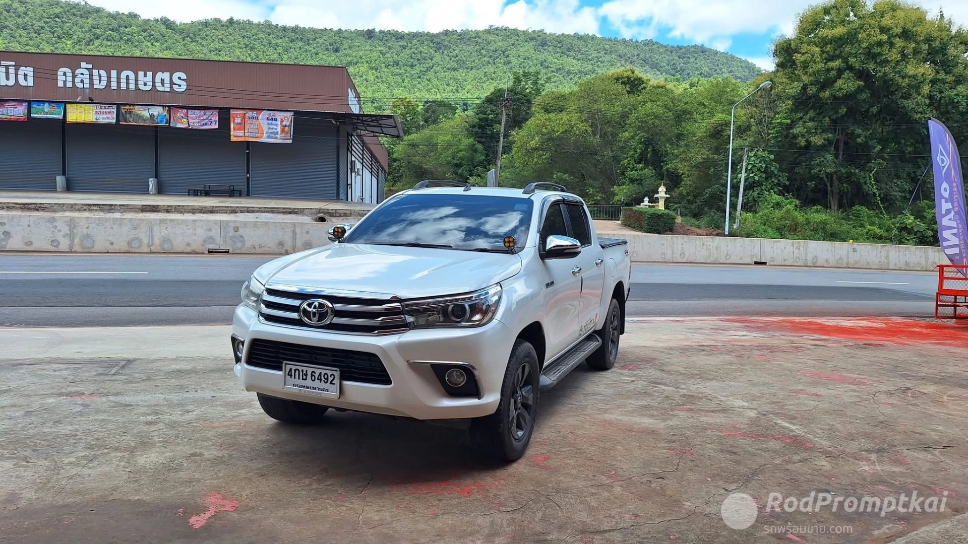 TOYOTA HILUX REVO