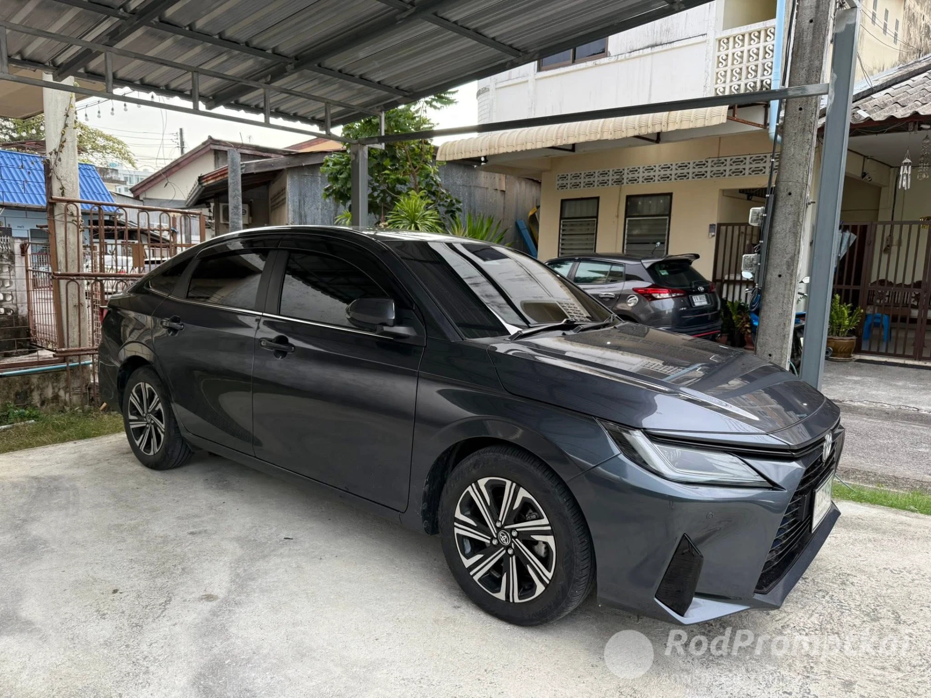 ปล่อย  yaris ativ premium (2024) ใช้น้อย วิ่งแค่ทำงานไปกลับ จอดในร่มใต้หลังคาตลอด