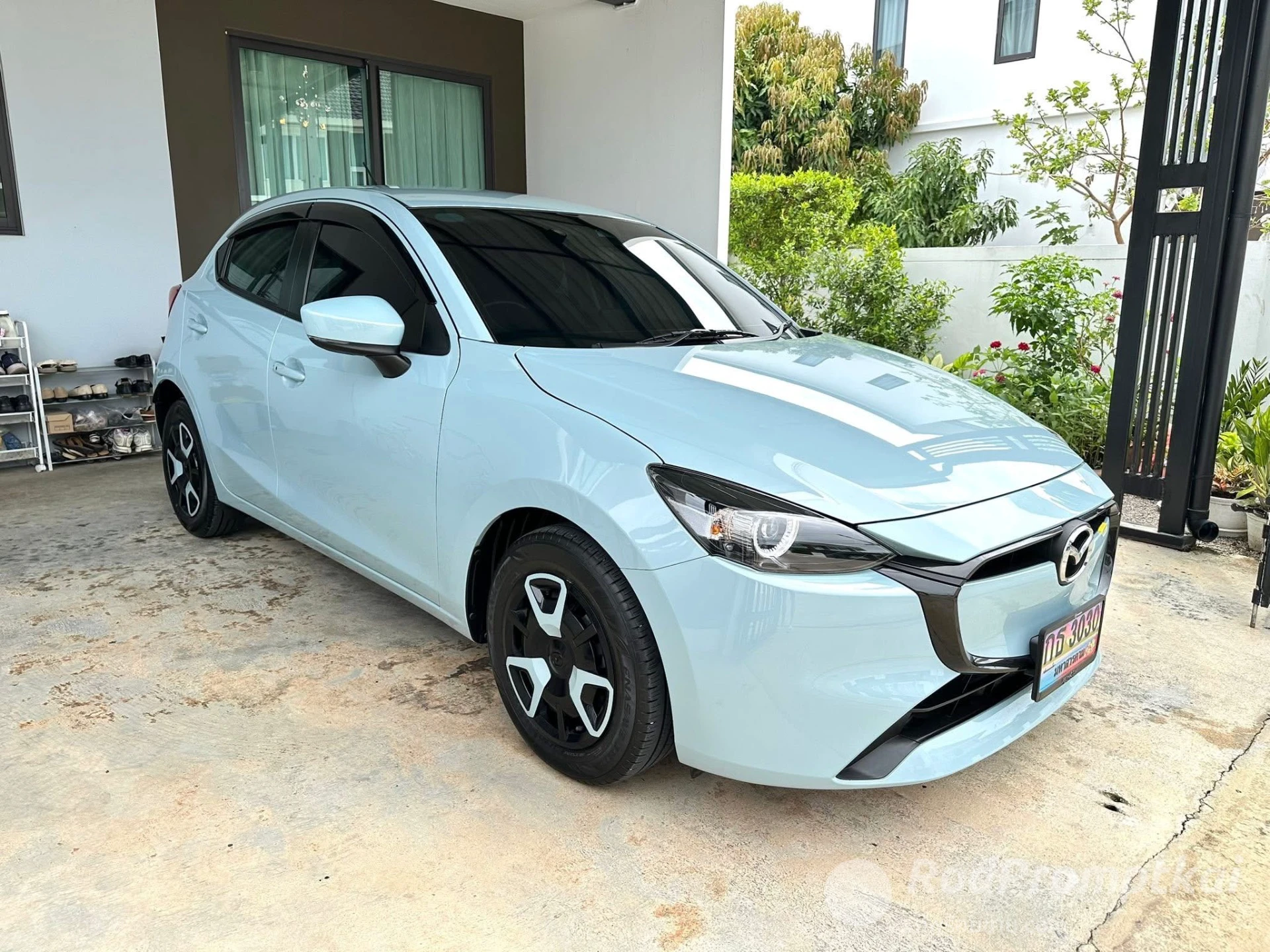 MAZDA 2