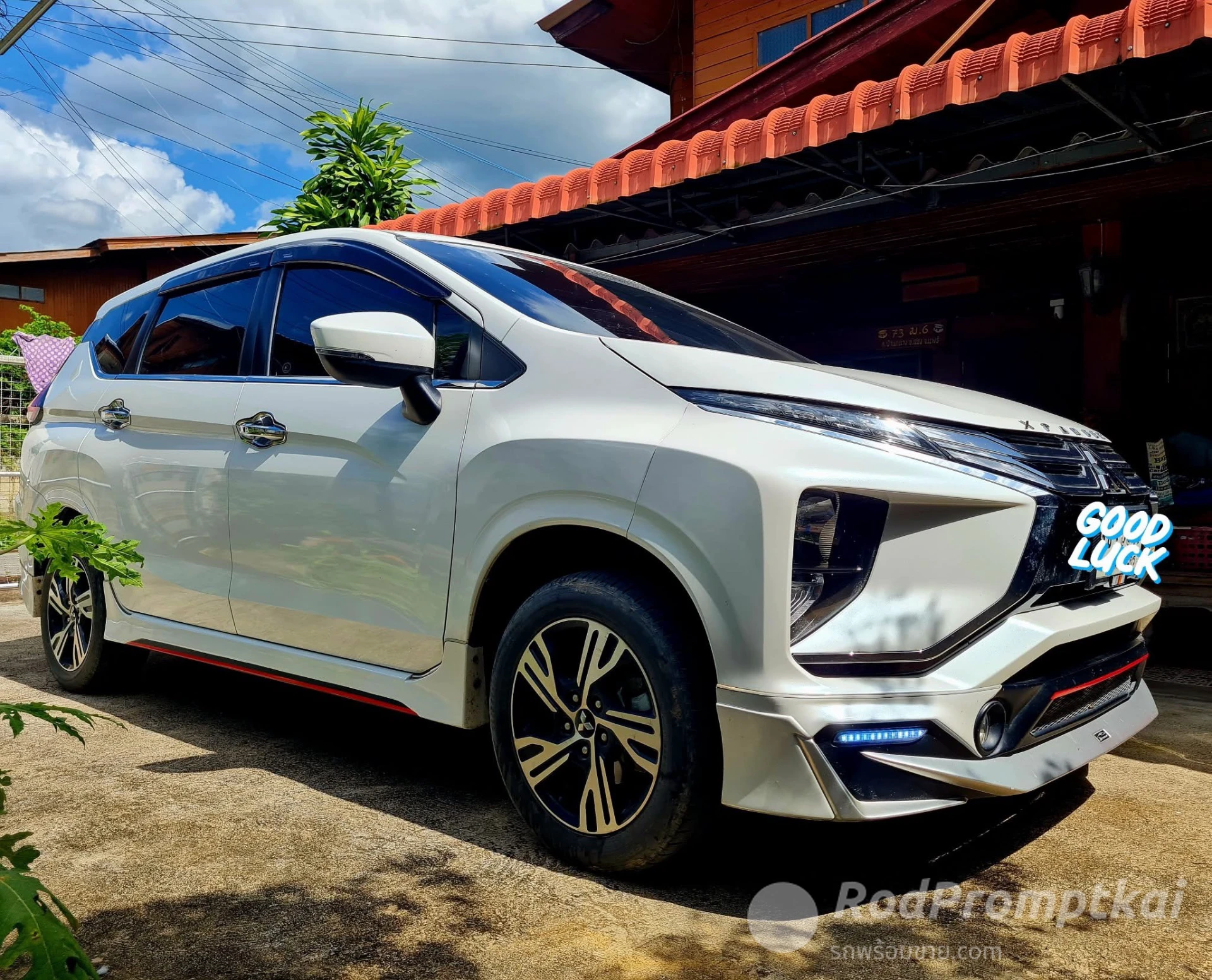 MITSUBISHI XPANDER
