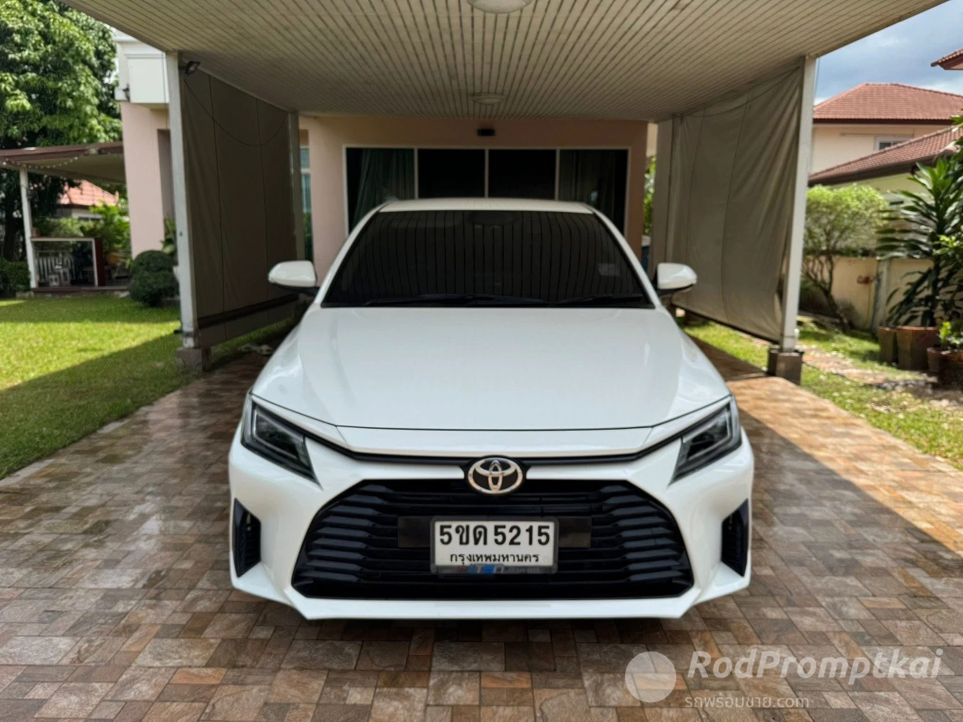 TOYOTA YARIS ATIV