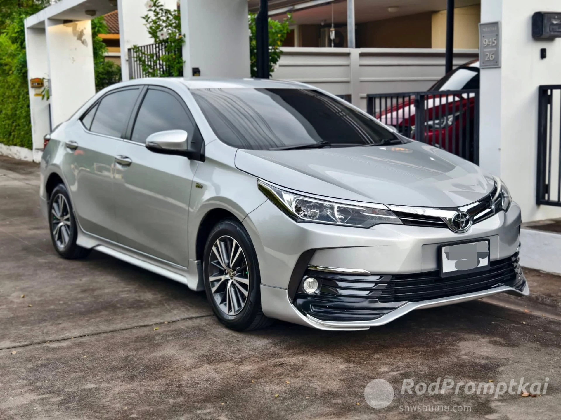 รถบ้าน เจ้าของVายเอง TOYOTA Altis 1.6G MC ปี 2018 สีบรอนซ์เงิน