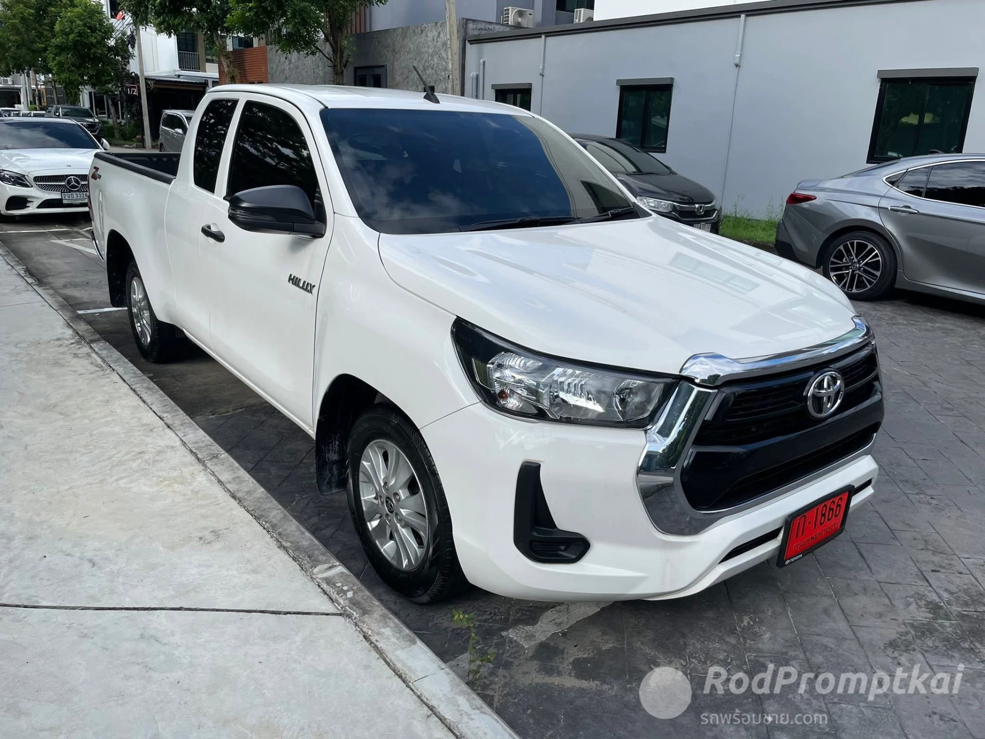 Revo cab Z-edition สีขาว ปี22 แท้