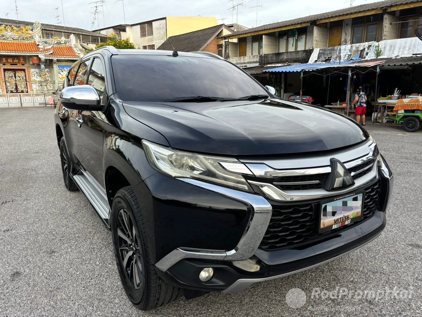 MITSUBISHI PAJERO