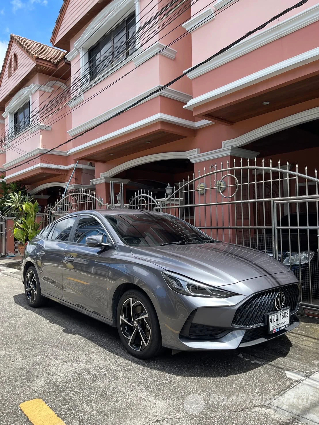 ขายรถบ้าน MG 5 1.5D+ 2023 รองท็อปซันรูฟ