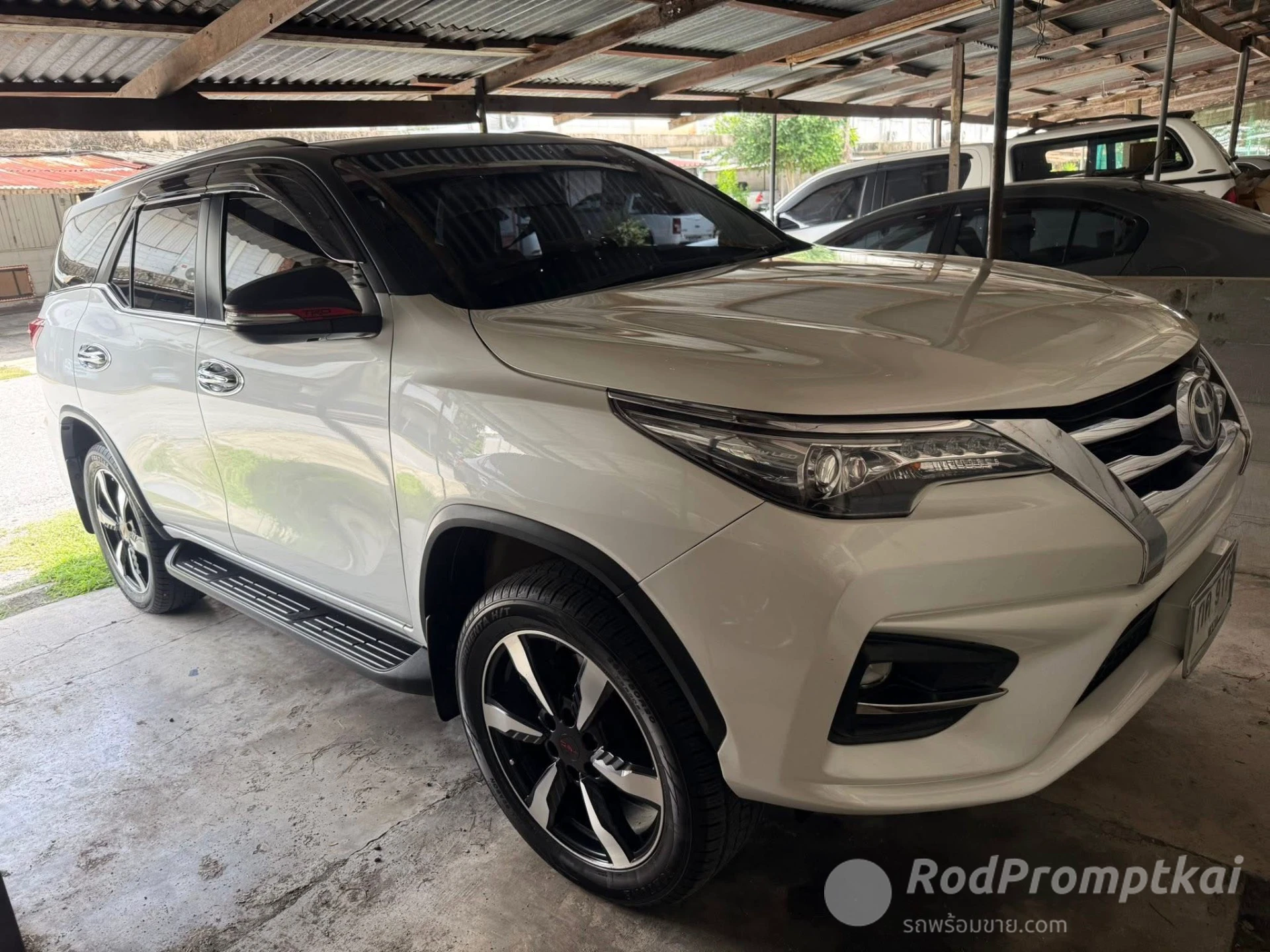 TOYOTA FORTUNER