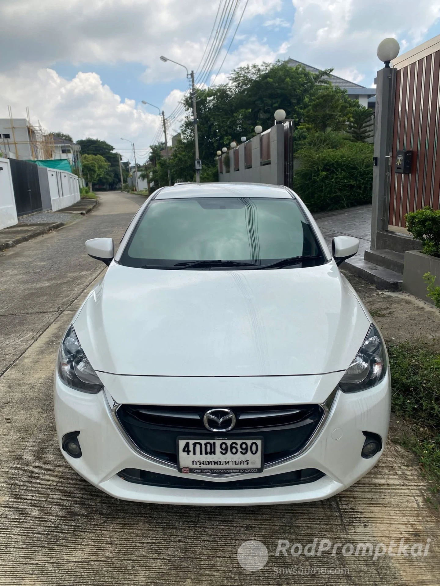 MAZDA 2