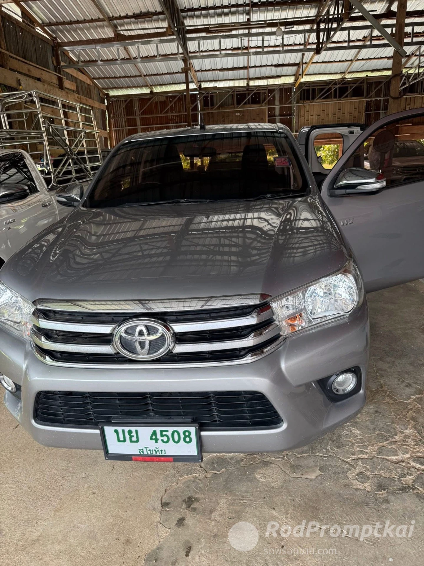 TOYOTA HILUX REVO