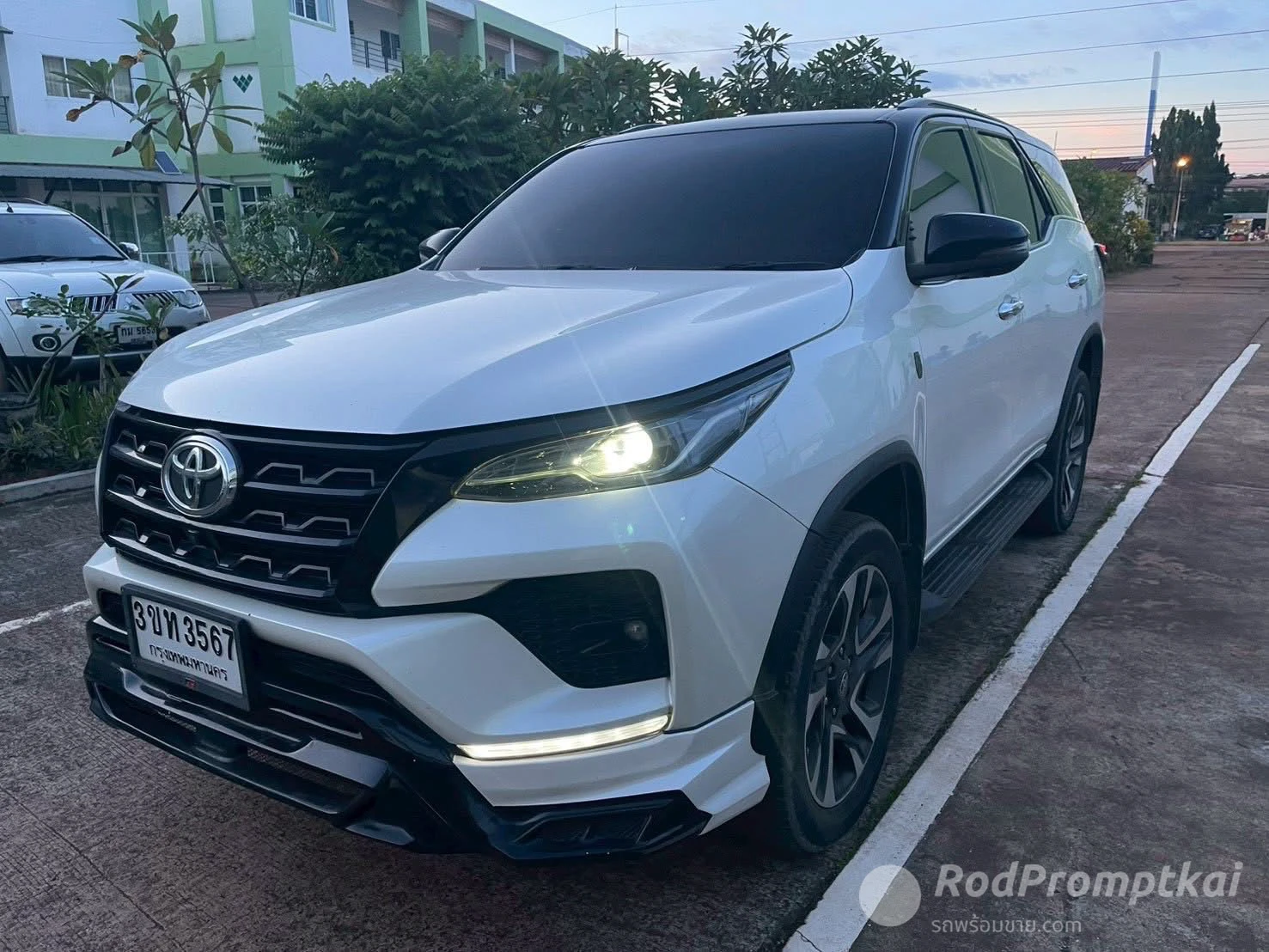 TOYOTA FORTUNER