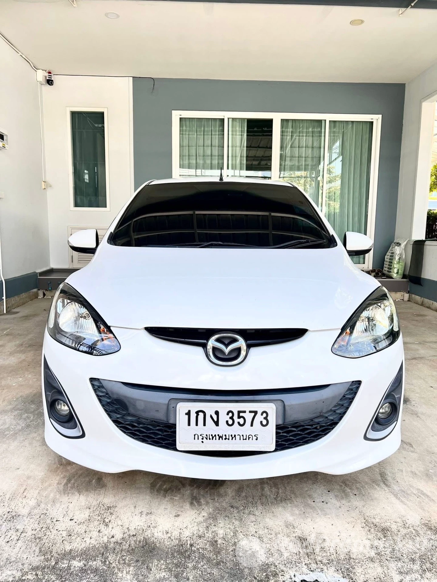 MAZDA 2