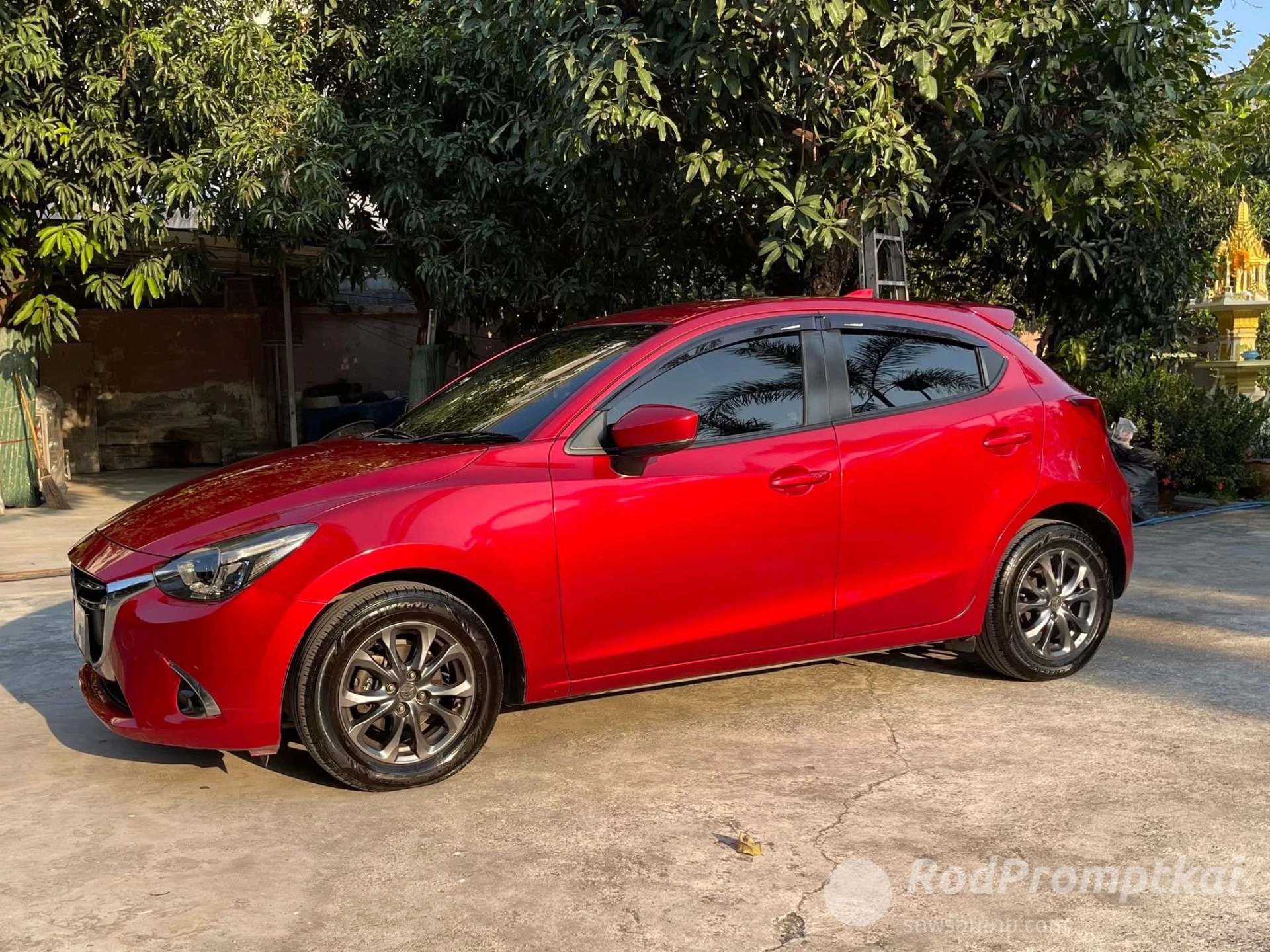 MAZDA 2