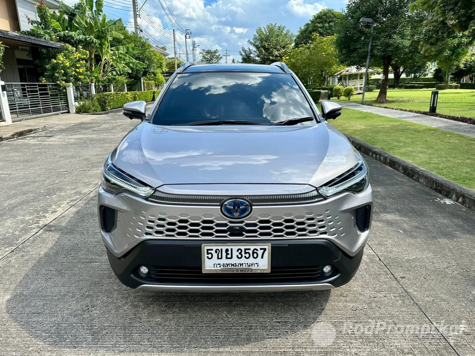 Toyota Cross รุ่น Hev Premium Luxury