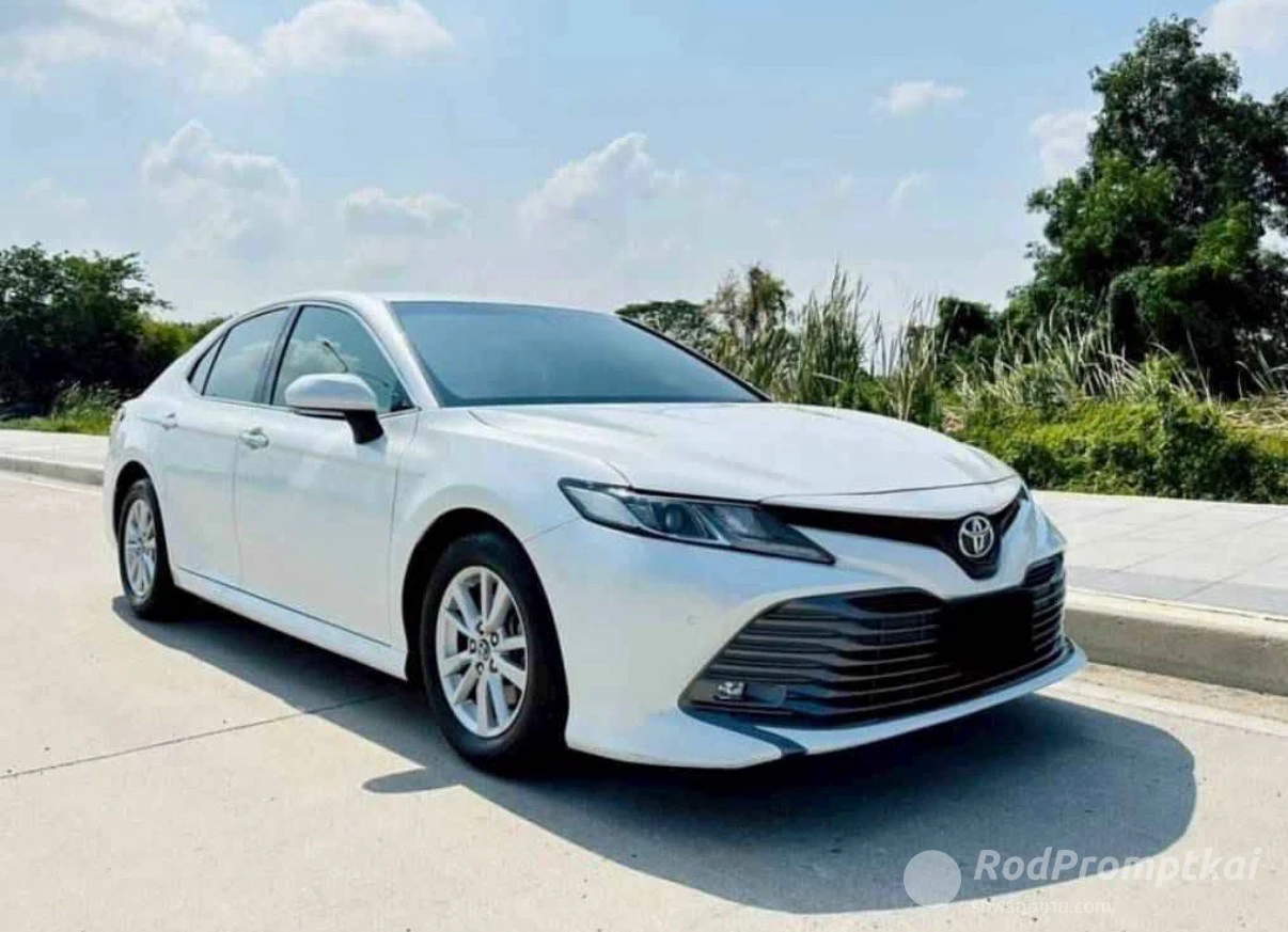 TOYOTA CAMRY
