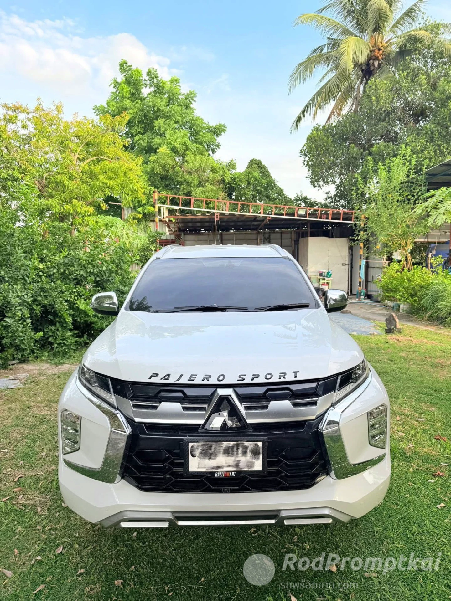 MITSUBISHI PAJERO