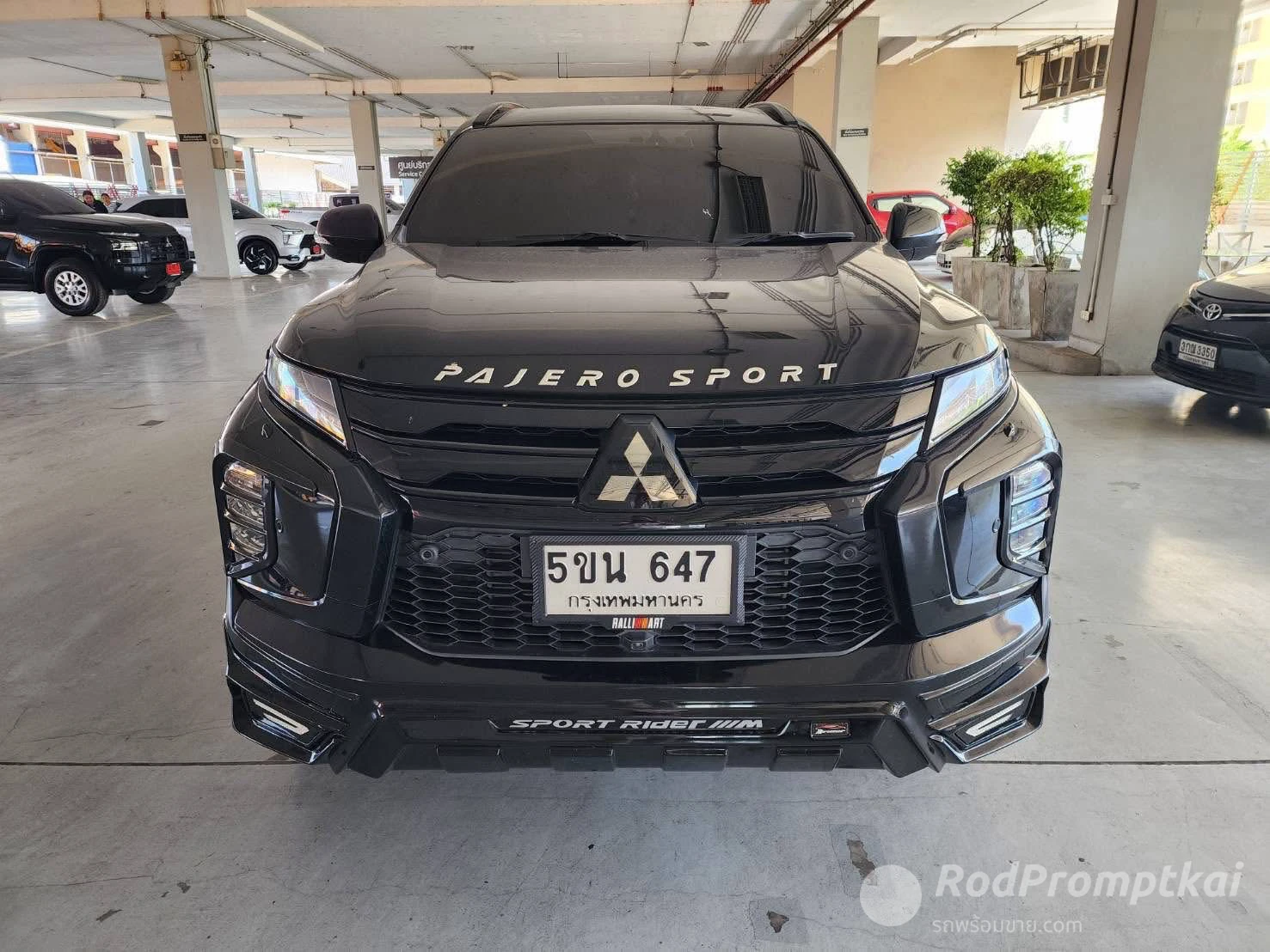 MITSUBISHI PAJERO