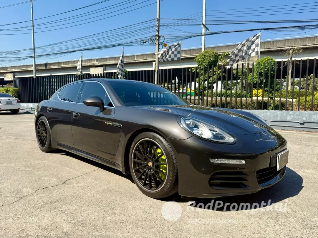 2015-porsche-panamera-30-s-e-hybrid-bangkok-89673145