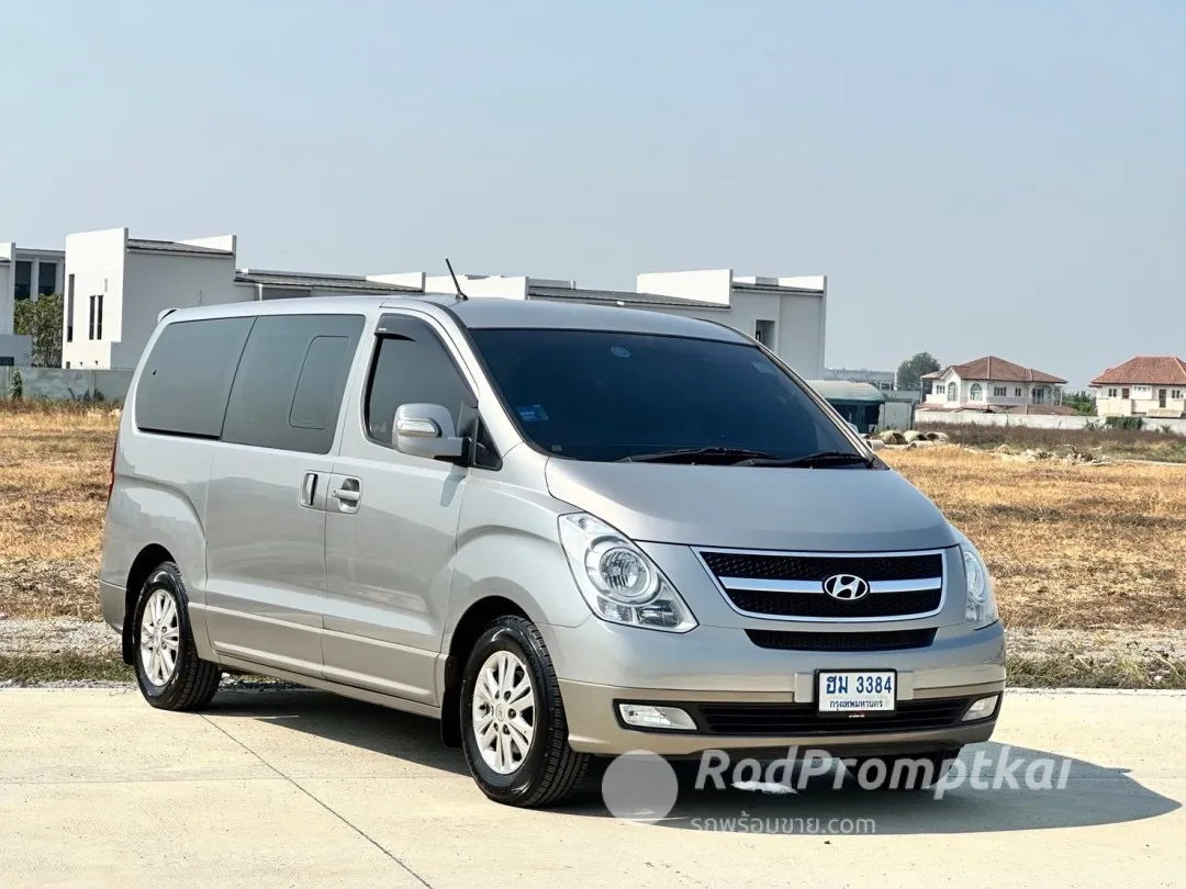 2013-hyundai-h-1-25-deluxe-bangkok-11-98817763
