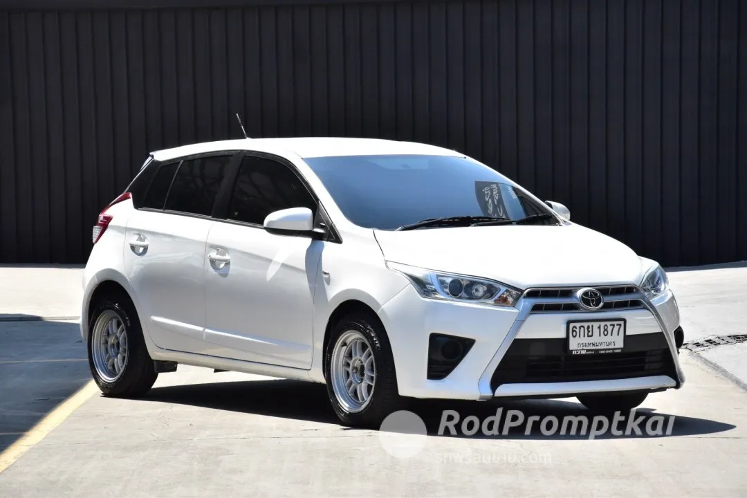 2014-toyota-yaris-12-e-bangkok-toyota-yaris-12e-vvti-2014-47432760