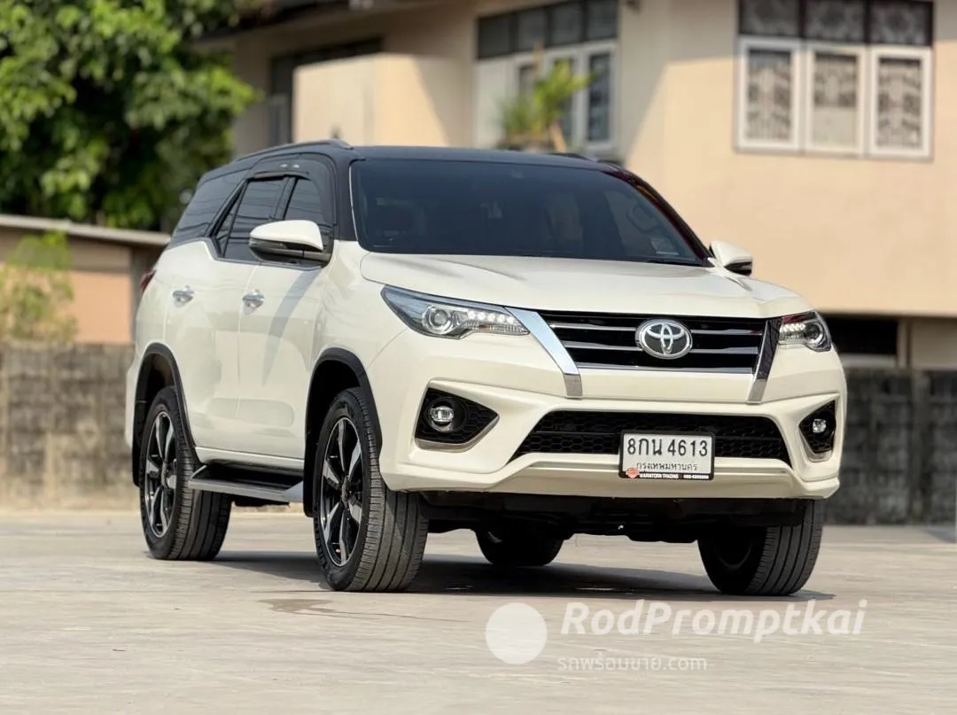 2018-toyota-fortuner-28-trd-sportivo-black-top-4wd-bangkok-82638932