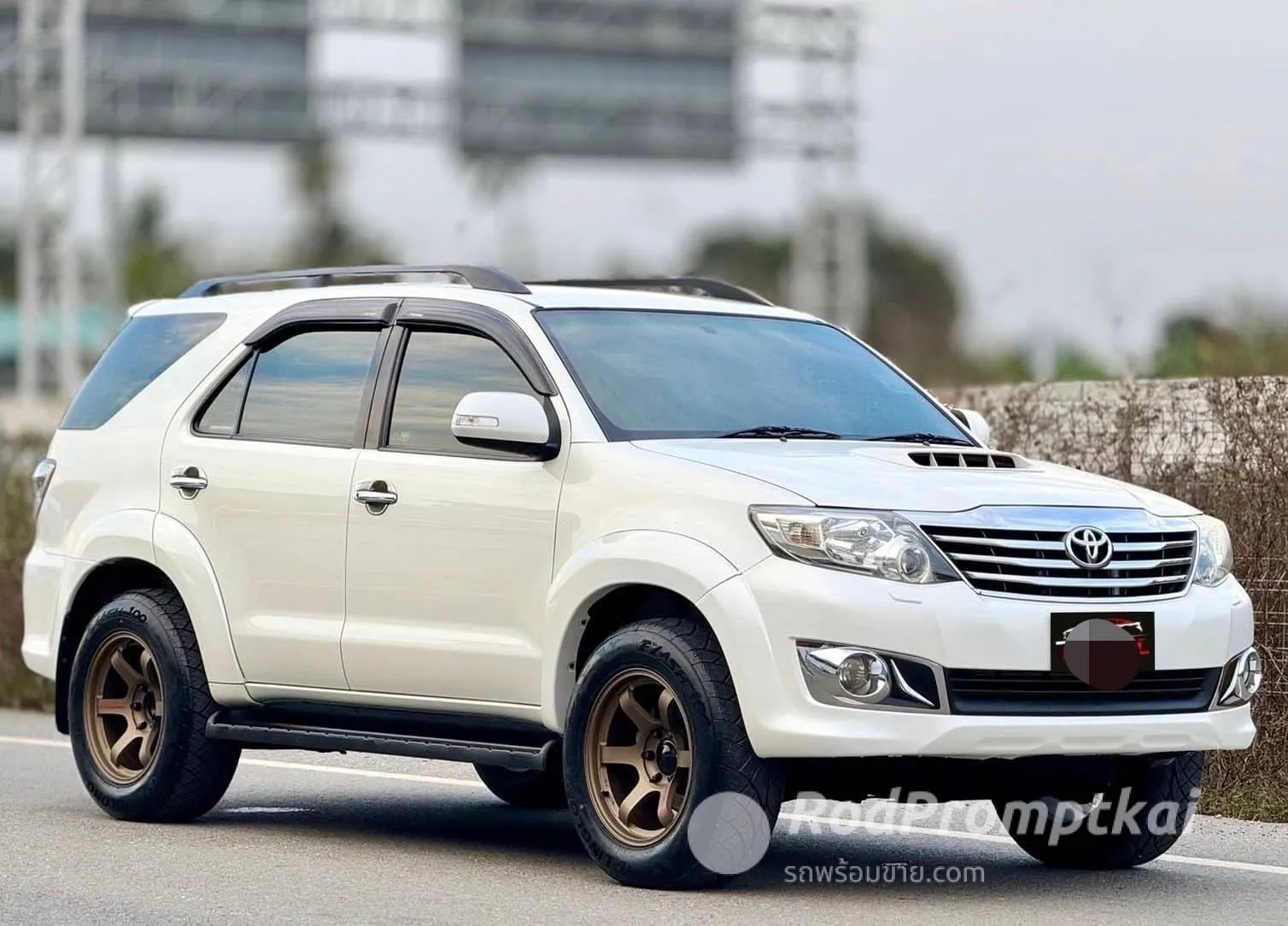2013-toyota-fortuner-30-v-bangkok-92264140