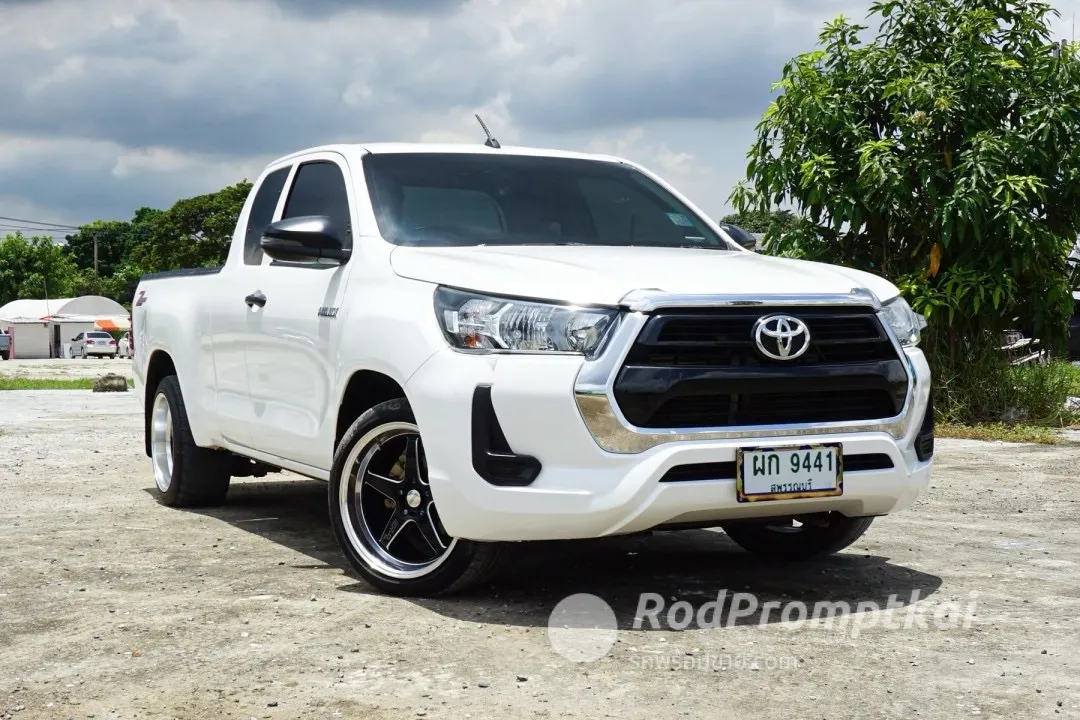 2021-toyota-hilux-revo-24-entry-z-edition-smart-cab-bangkok-1-70493490