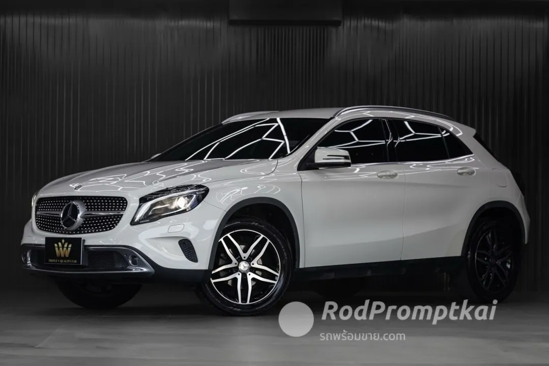 2017-mercedez-benz-gla-class-200-16-bangkok-42187866