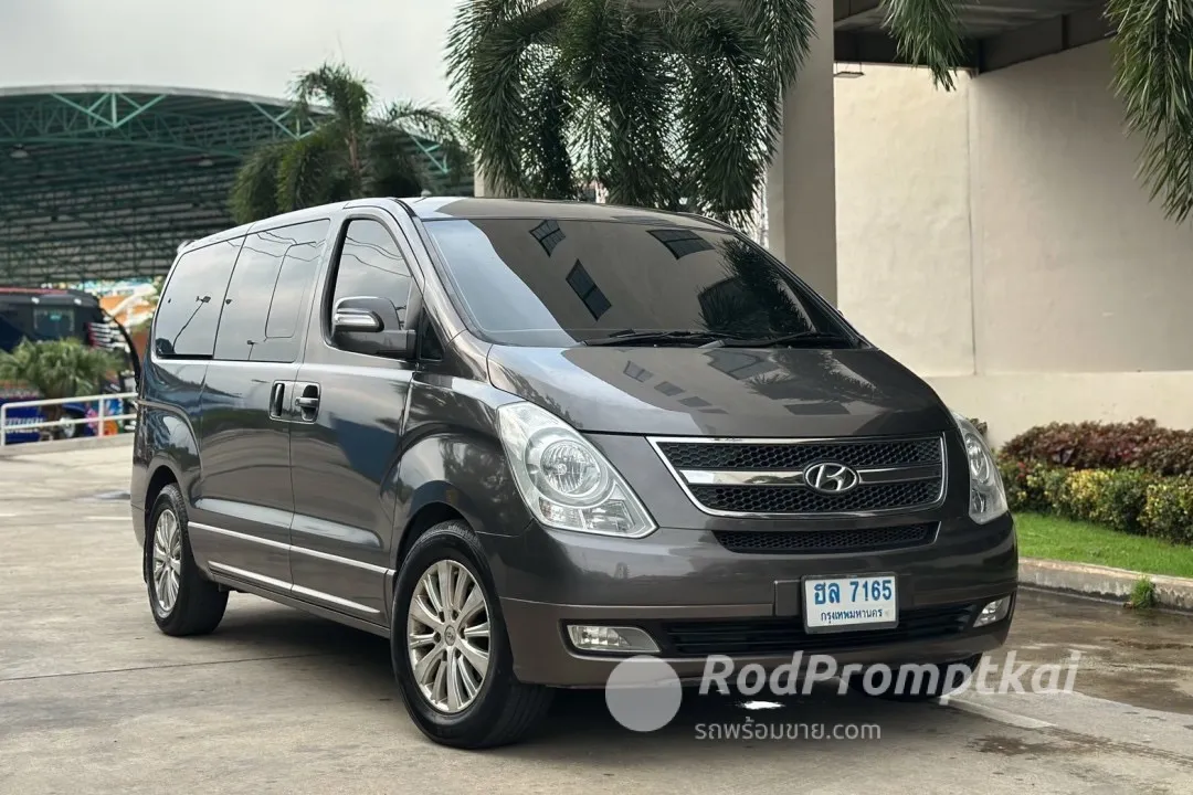2012-hyundai-h-1-25-deluxe-bangkok-70674326
