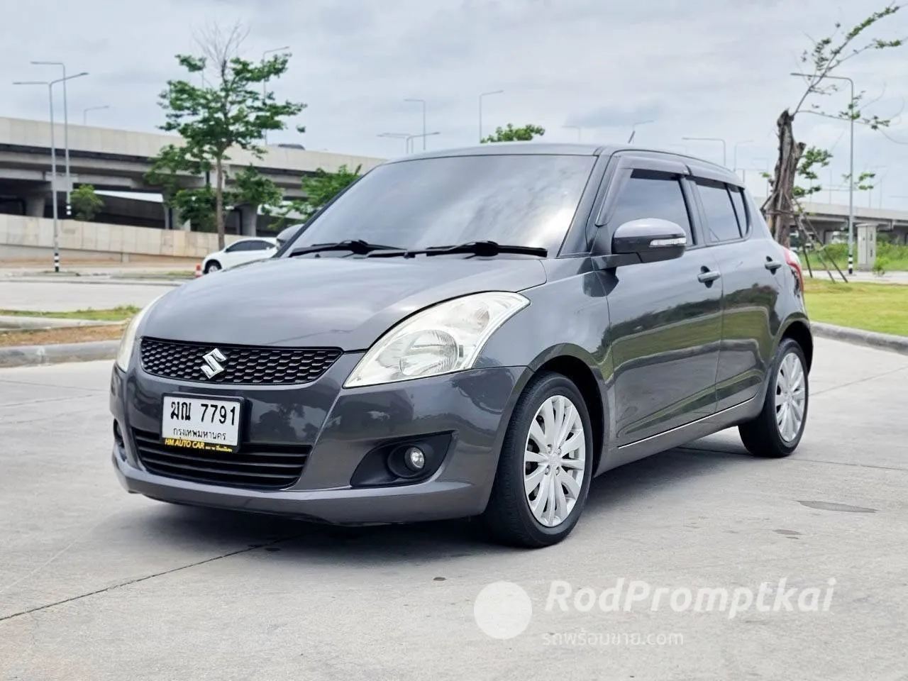 2012-suzuki-swift-12-gl-bangkok-09631715