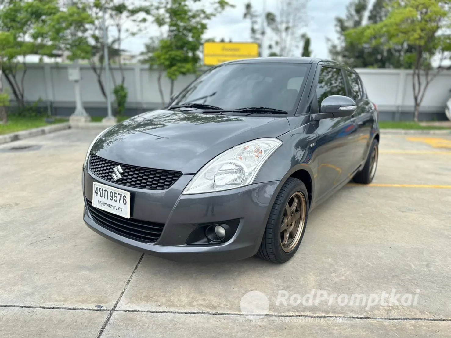 2012-suzuki-swift-12-glx-bangkok-10667840