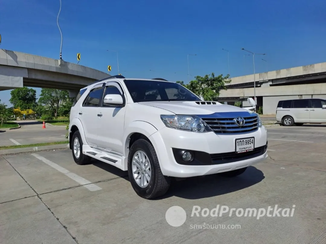 2012-toyota-fortuner-30-v-bangkok-93163478