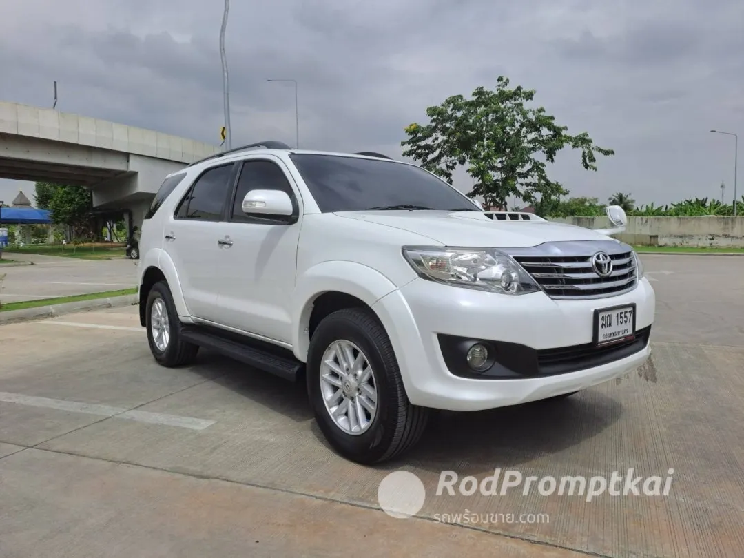 2013-toyota-fortuner-30-v-bangkok-94677179