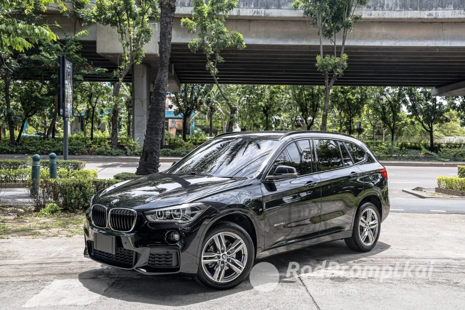 2017-bmw-x1-20-sdrive20d-m-sport-bangkok-01825150