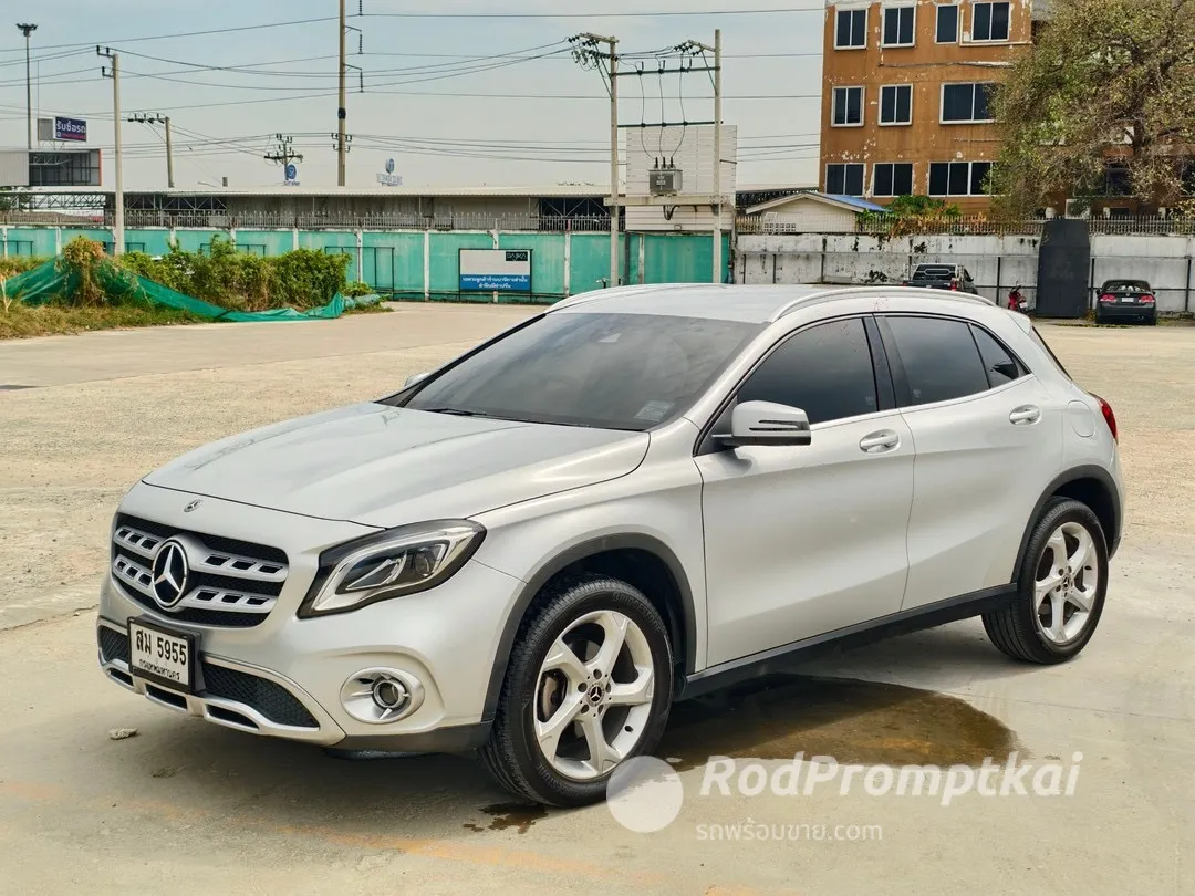 2019-mercedez-benz-gla-class-200-16-urban-bangkok-49160219