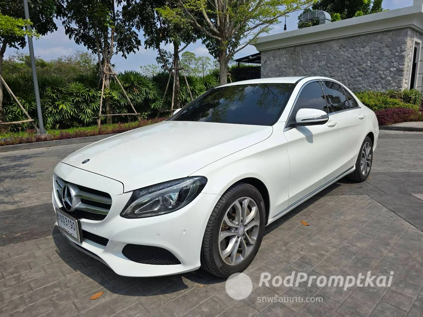 2016-mercedez-benz-c-class-c350e-20-avantgarde-bangkok-97761332