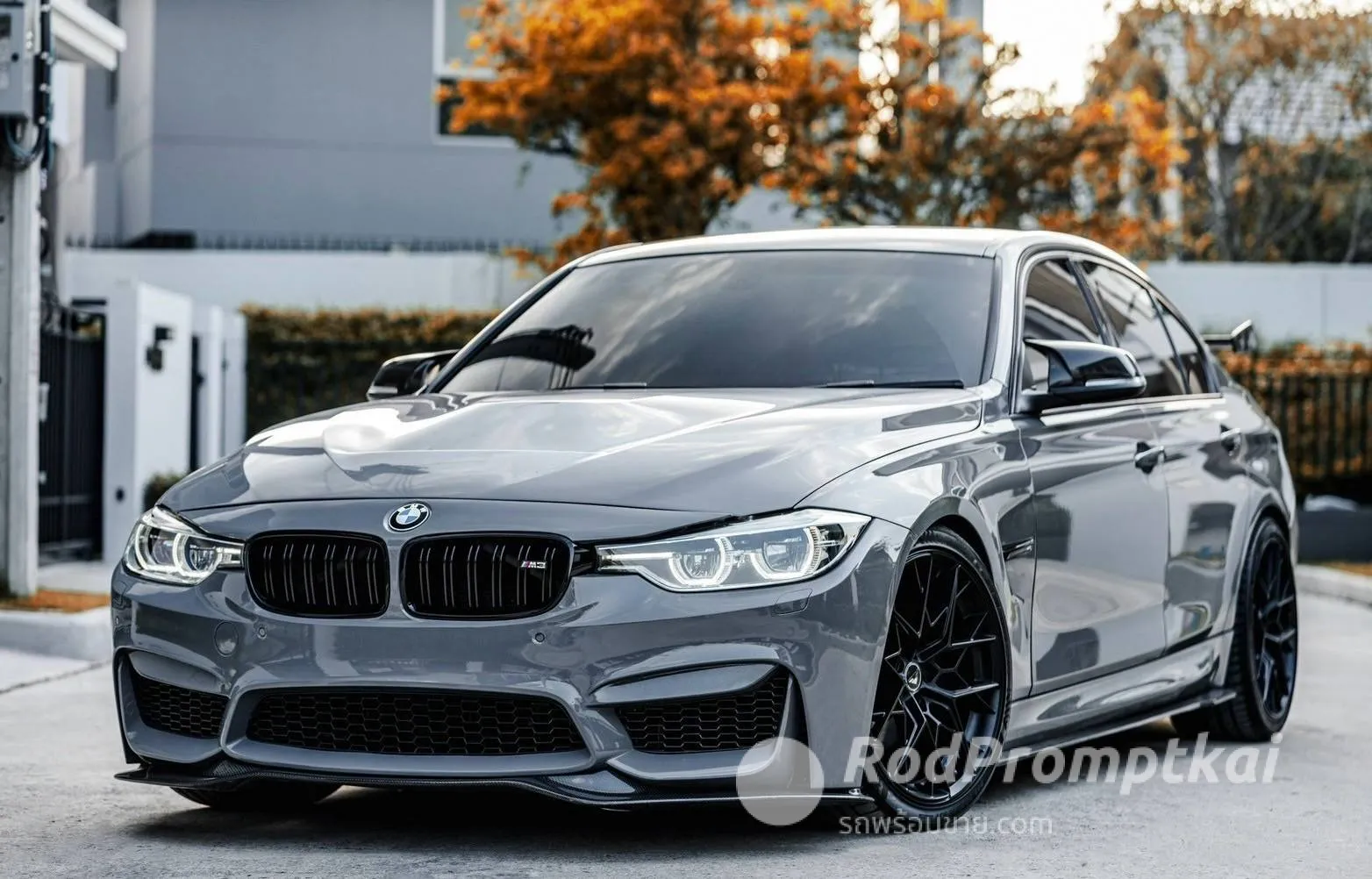 2016-bmw-series-3-320d-sport-bangkok-98241805