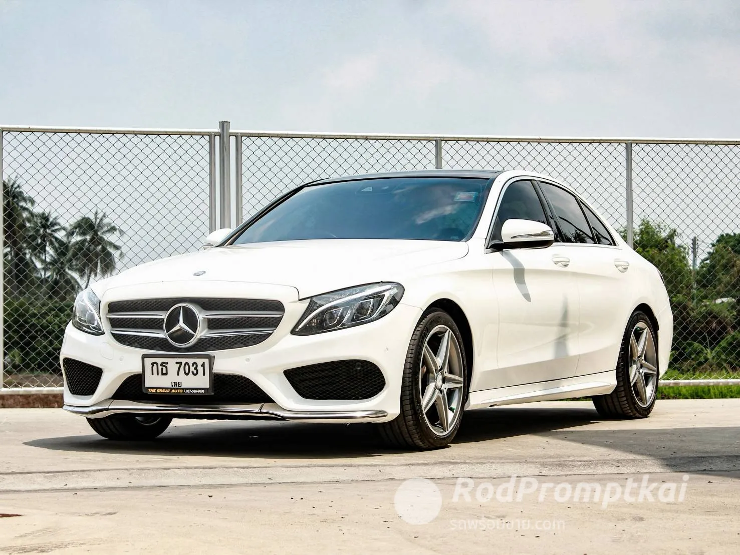 2015-mercedez-benz-c-class-c300-21-bluetec-hybrid-amg-dynamic-bangkok-98694409